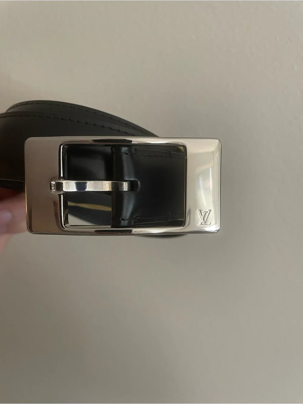 Louis Vuitton Black Leather Belt with Silver LV Buckle - size 36 Made in Spain